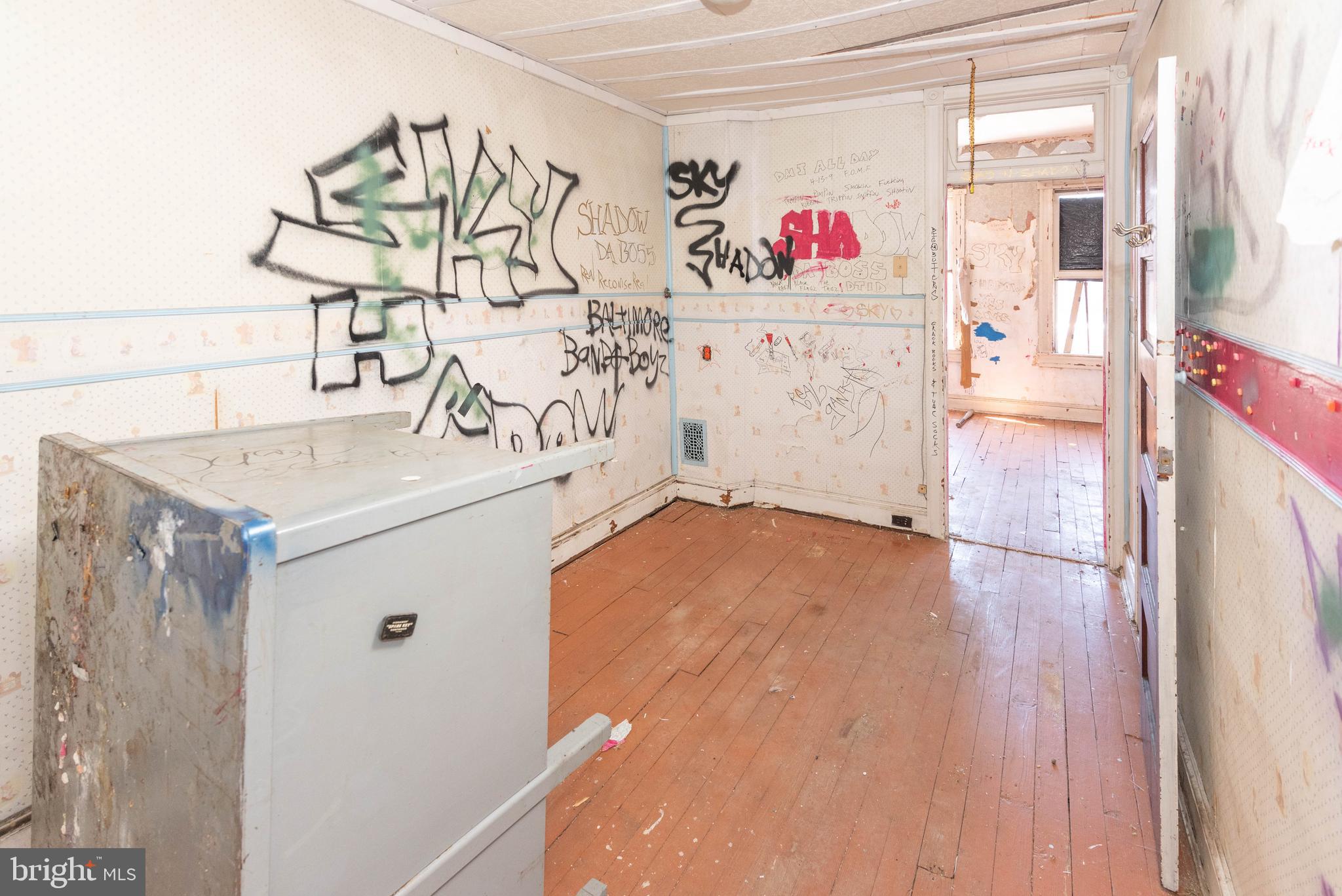 ELWOOD PARK - Residential