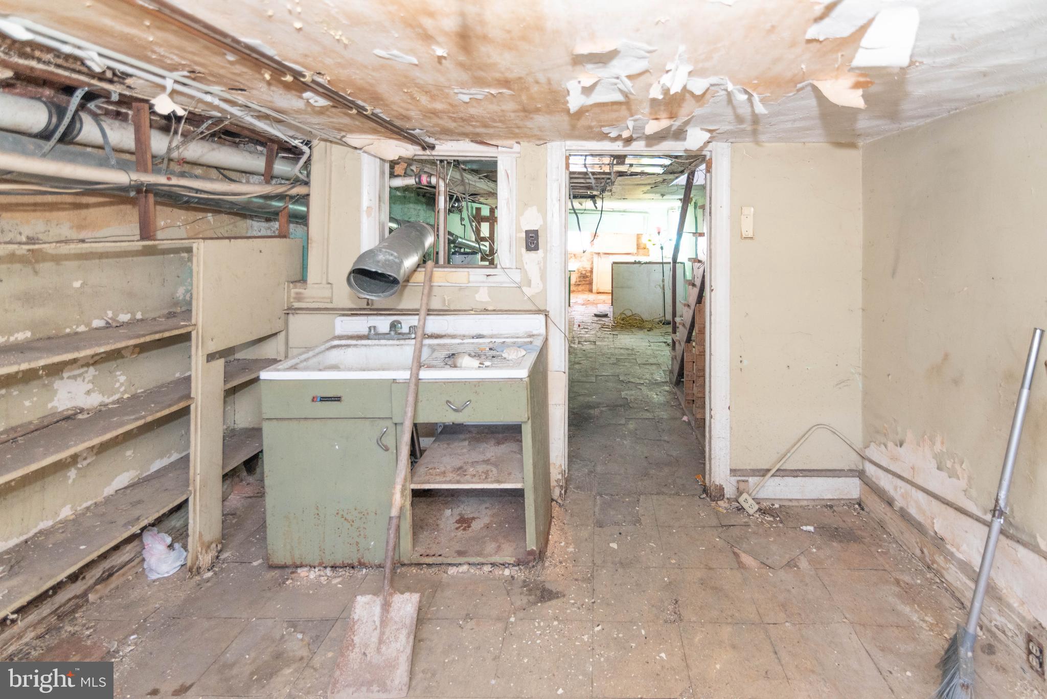 ELWOOD PARK - Residential