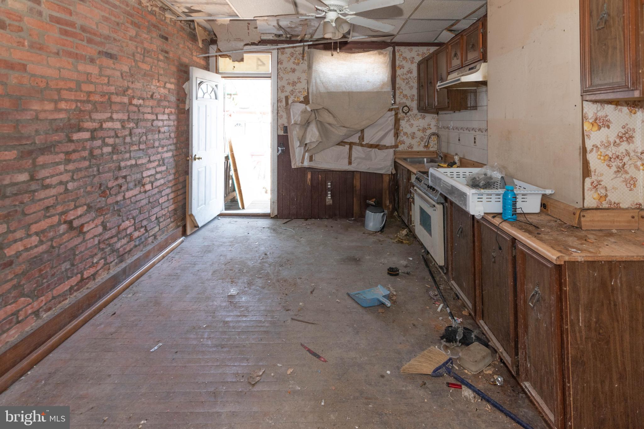 ELWOOD PARK - Residential