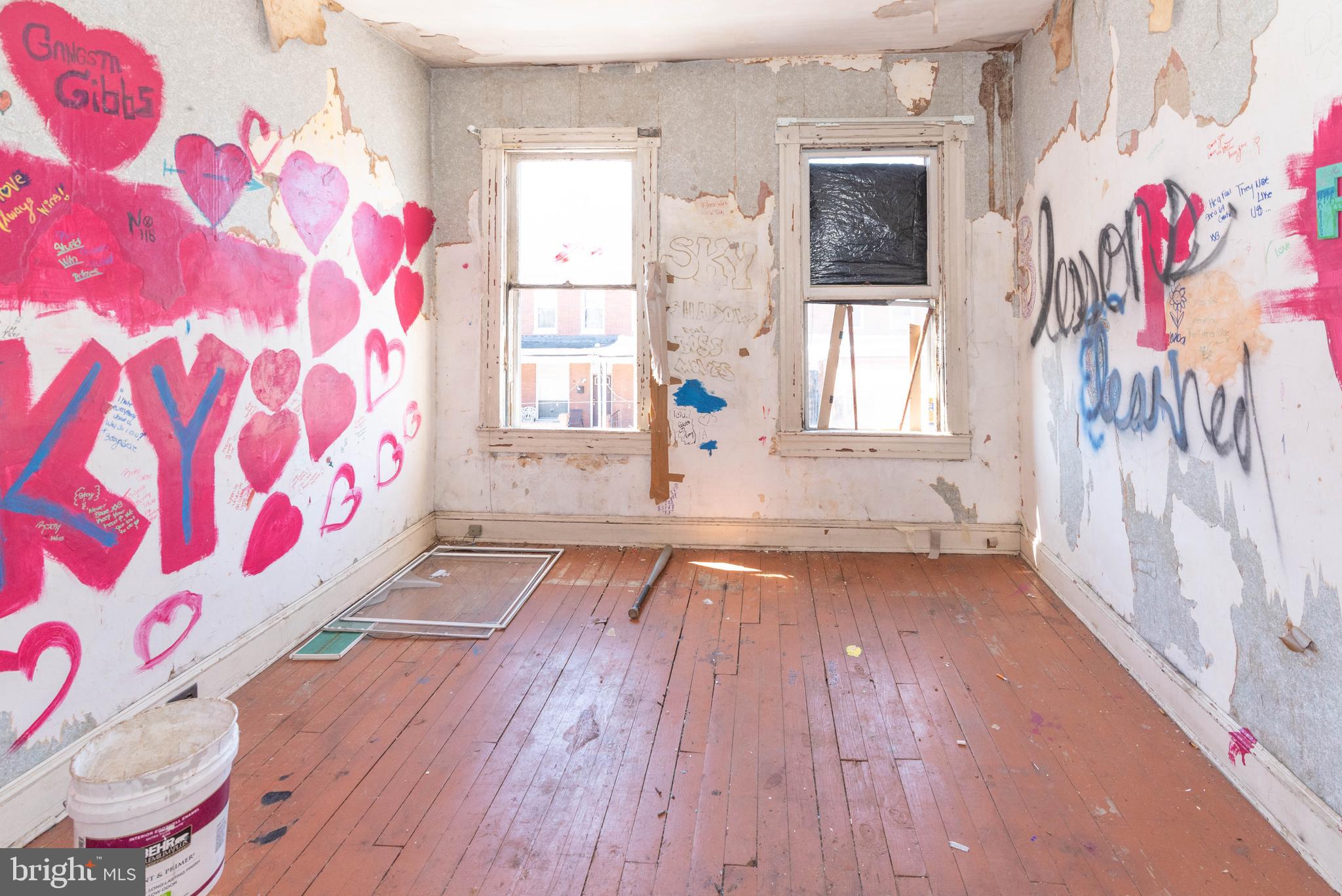 ELWOOD PARK - Residential