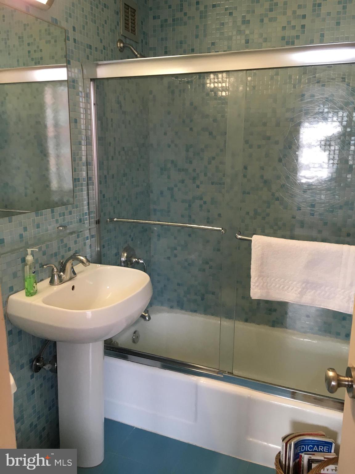 RIVER PLACE NORTH - Residential