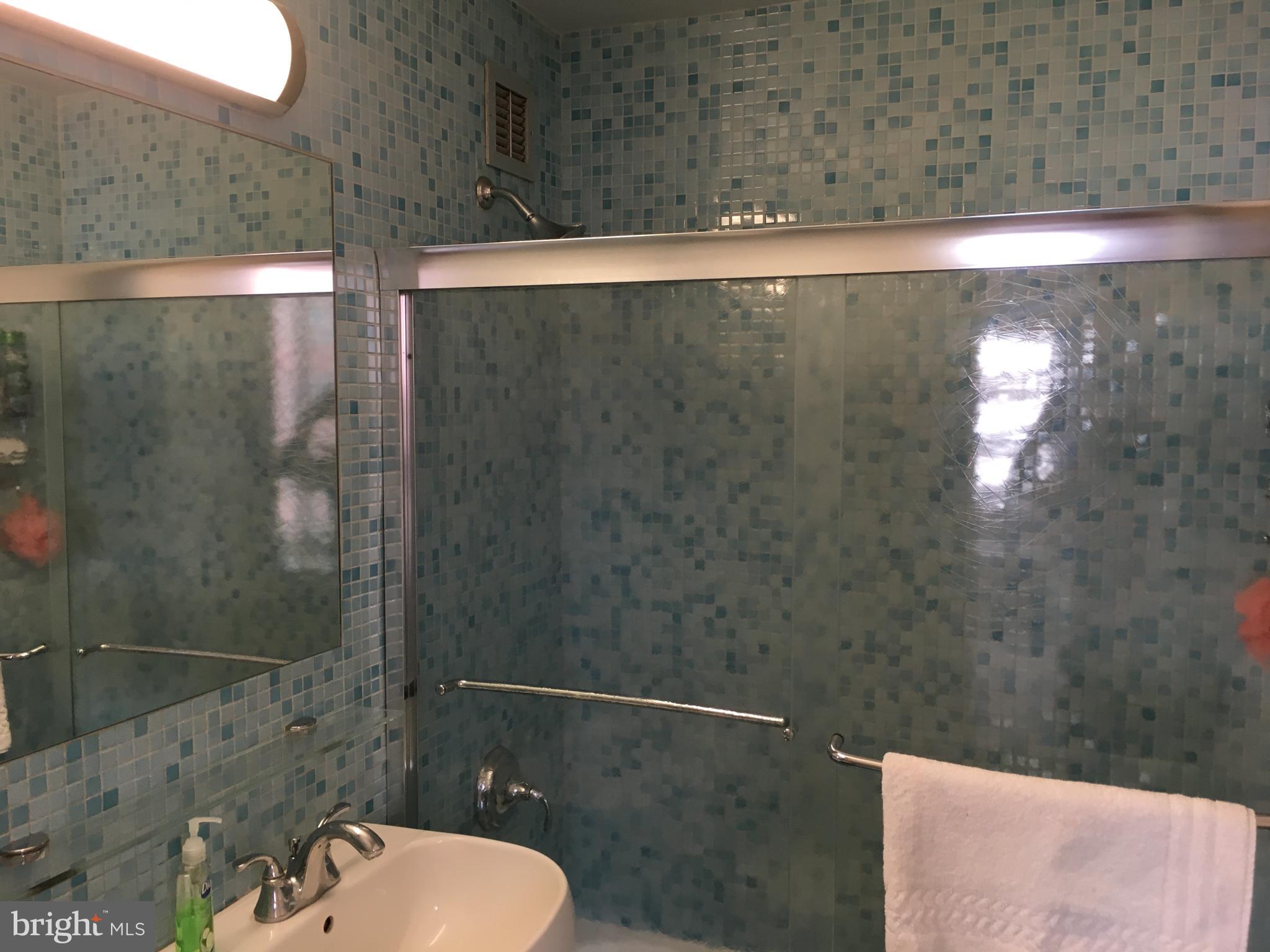 RIVER PLACE NORTH - Residential