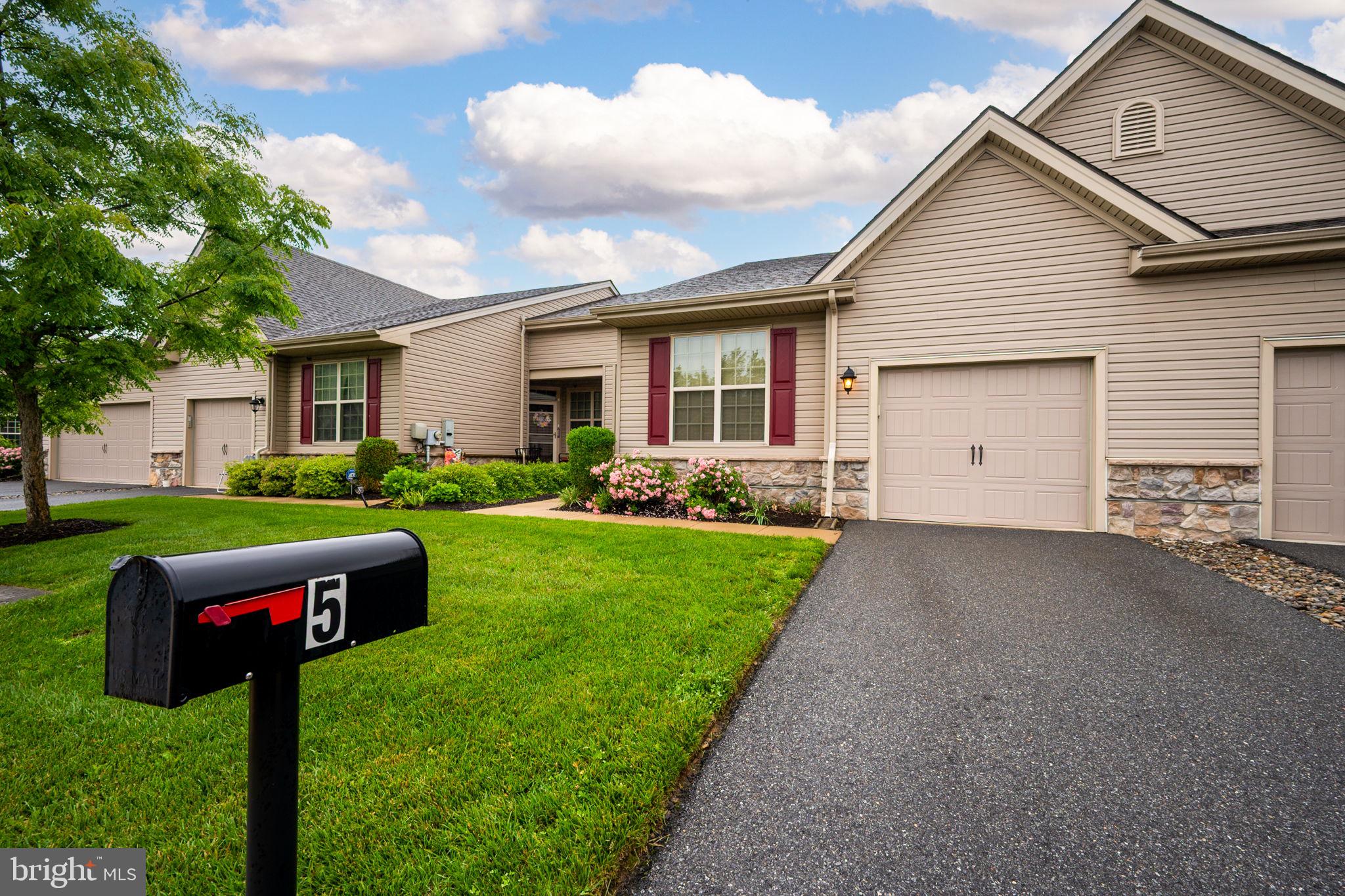 5 FOUNTAINVIEW DRIVE 23