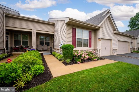 Photo of 5 Fountainview Drive #23, NEWARK, DE 19713 (MLS # DENC2083560)