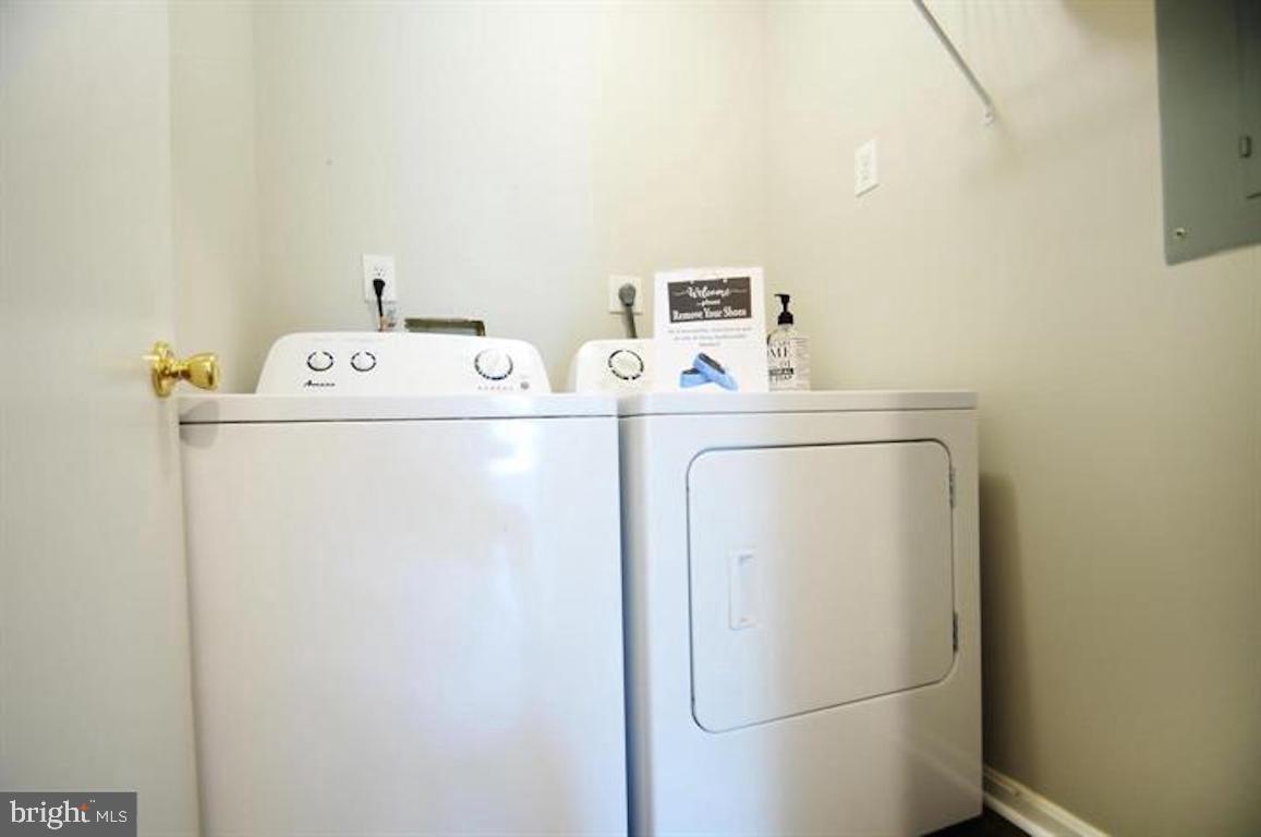 ASTORIA HILL - Residential Lease