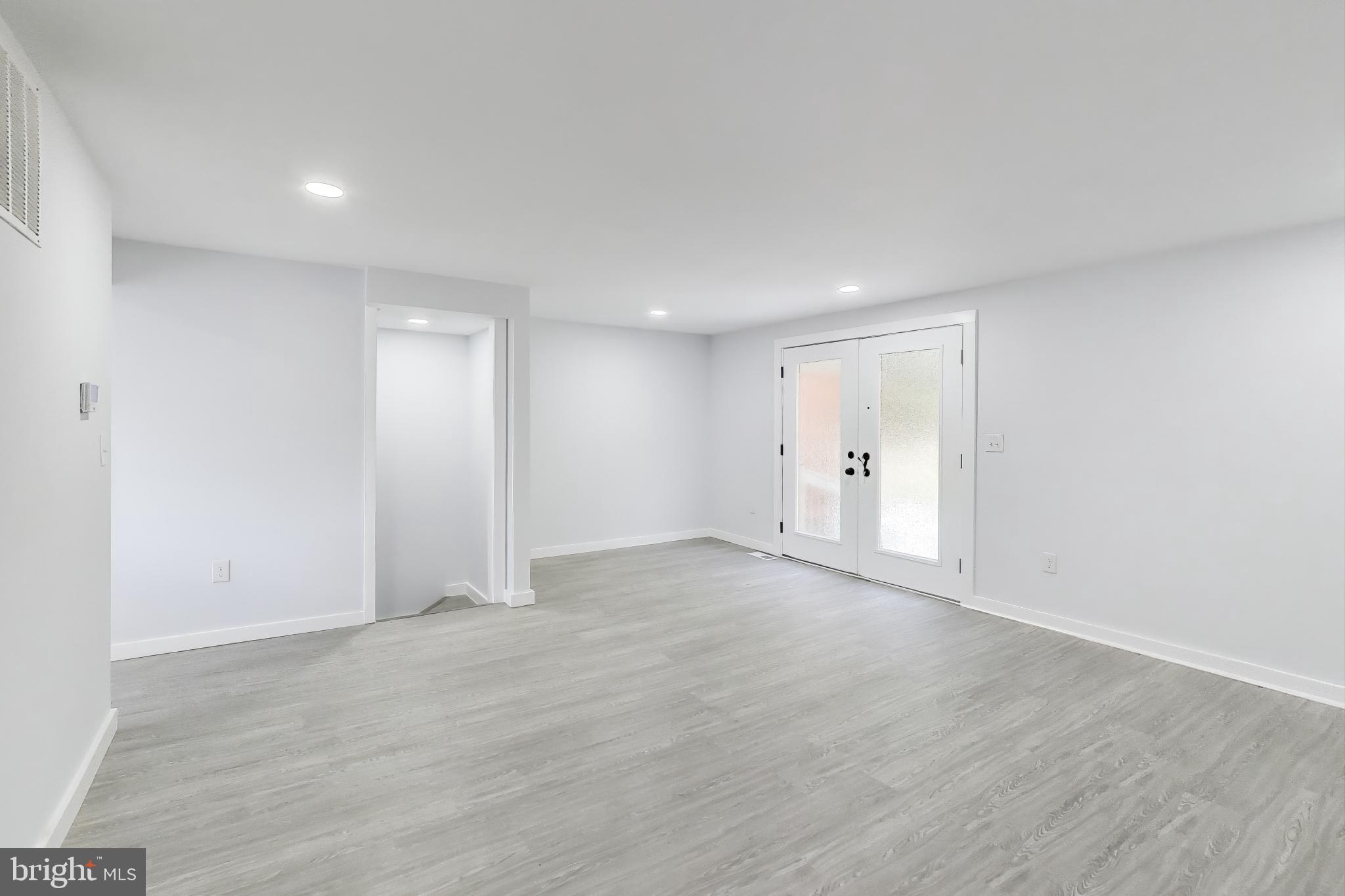 6096 ROCK GLEN DRIVE
