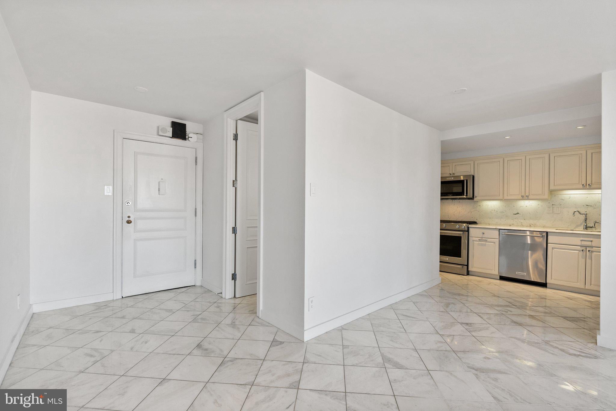 2500 VIRGINIA AVENUE NW 1005-S