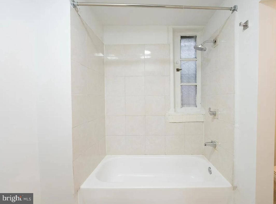 MOUNT VERNON PLACE HISTORIC DISTRICT - Residential Lease