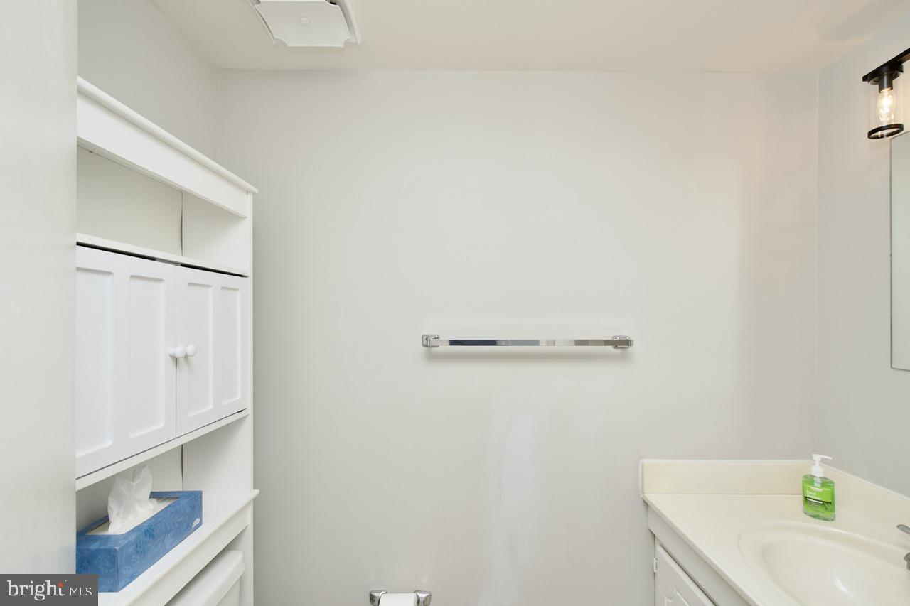 KEENE MILL WOODS - Residential Lease