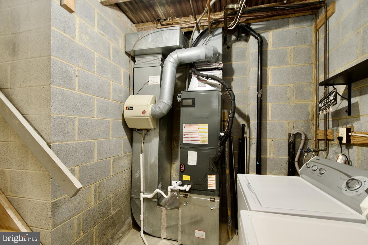 KEENE MILL WOODS - Residential Lease