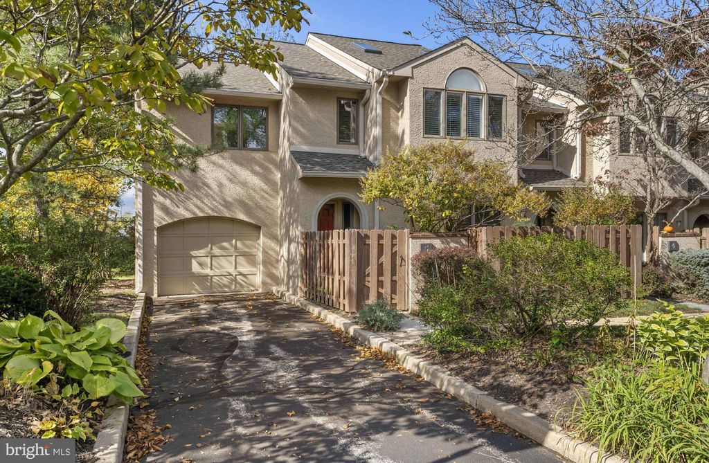 Photo of 5 Greythorne Woods Circle, WAYNE, PA 19087 (MLS # PADE2103008)