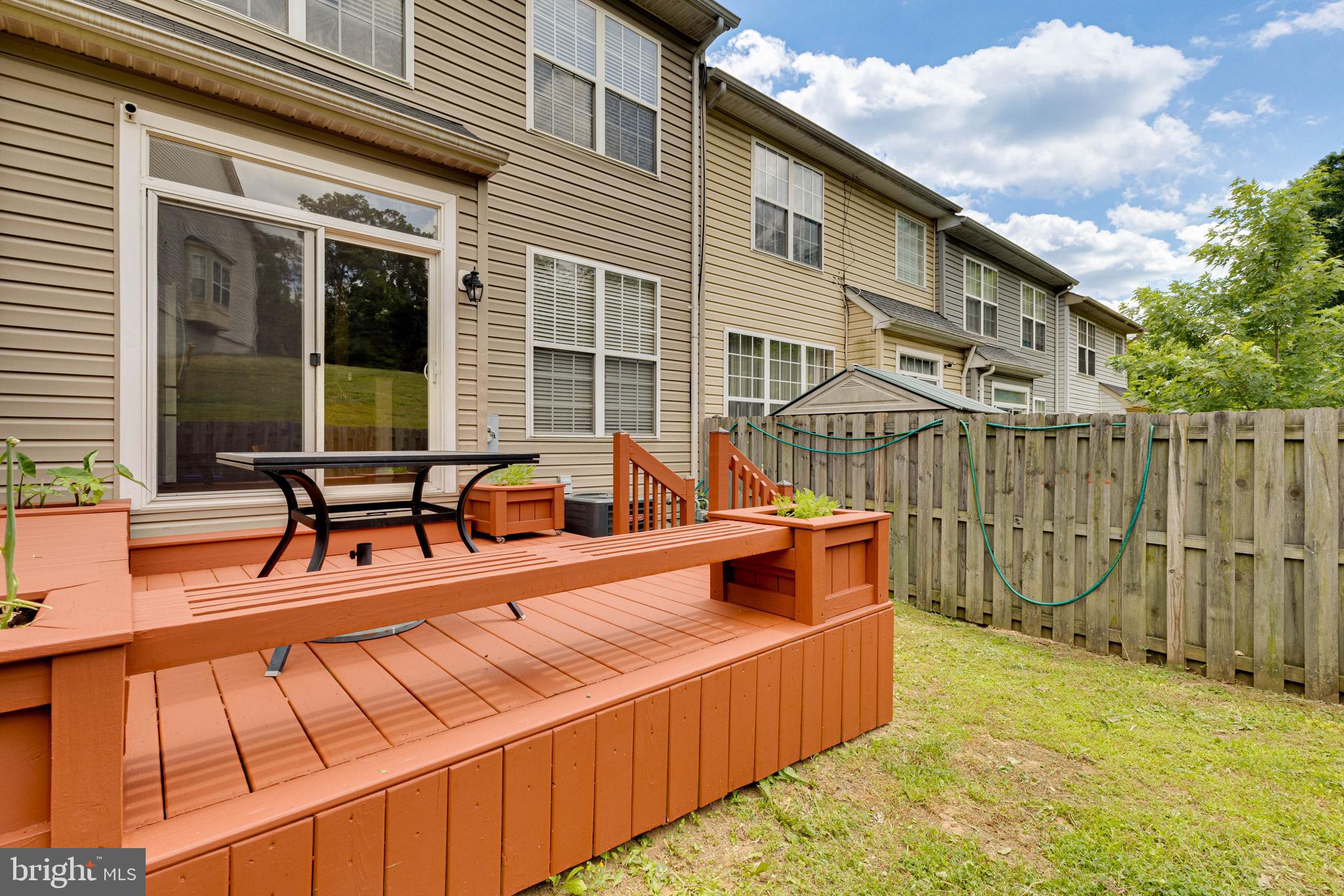 HILLSIDE TERRACE - Residential Lease