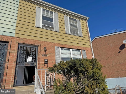 Townhouse For Sale - 8029 Lindbergh Boulevard<br/> PHILADELPHIA, PA 19153