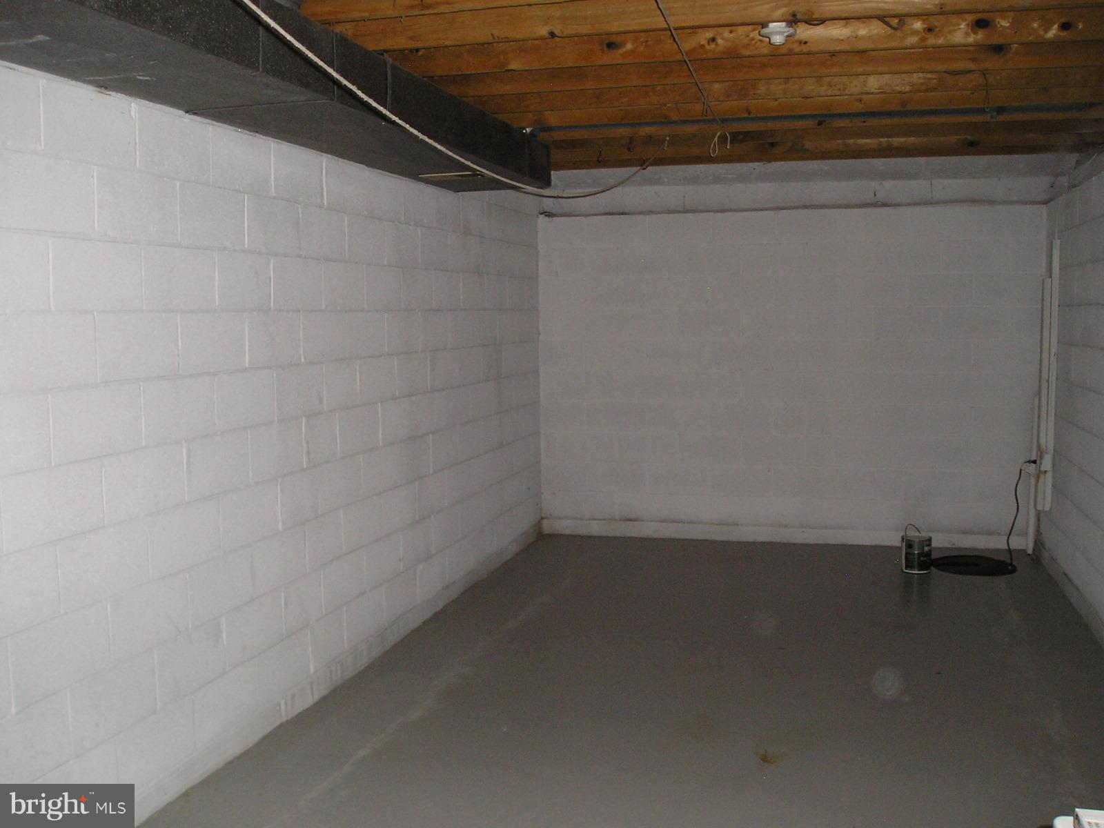 FOX MILL ESTATES - Residential Lease