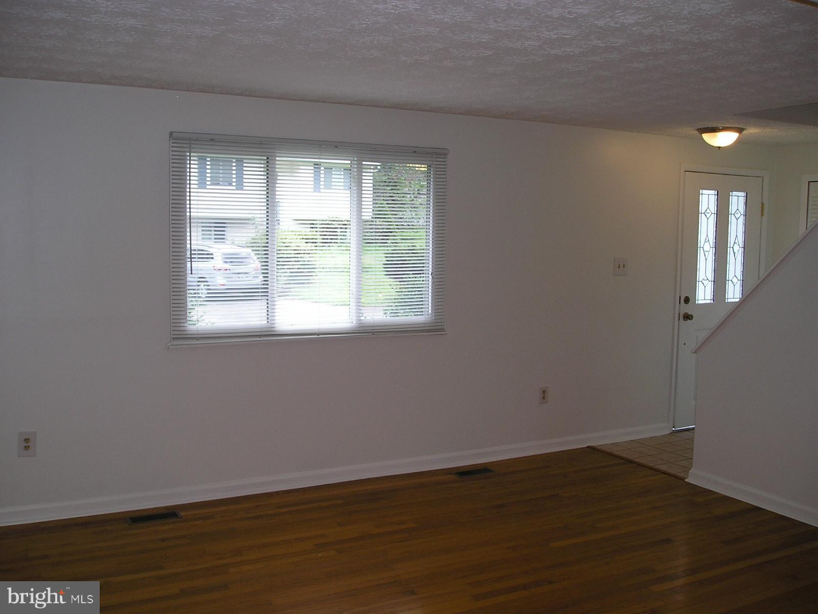 FOX MILL ESTATES - Residential Lease