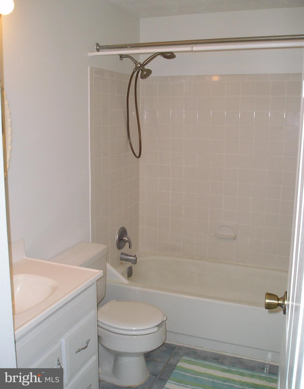 FOX MILL ESTATES - Residential Lease