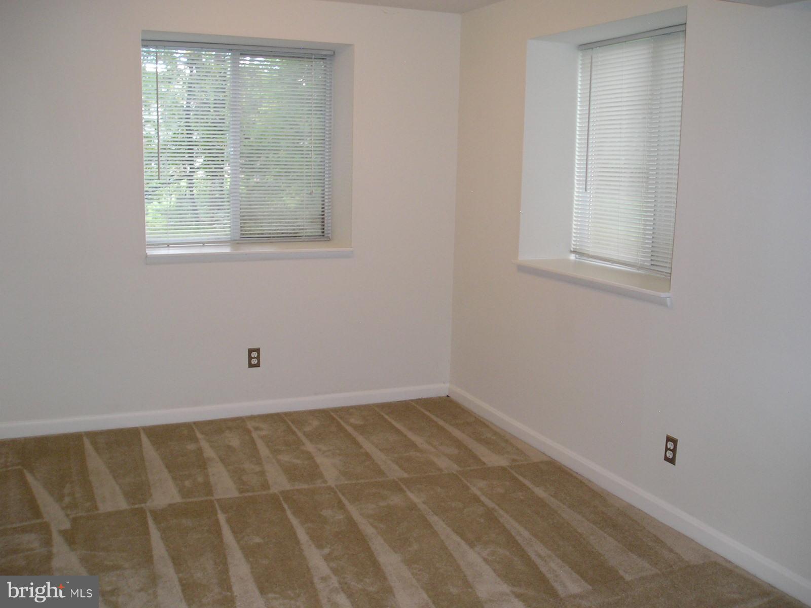 FOX MILL ESTATES - Residential Lease