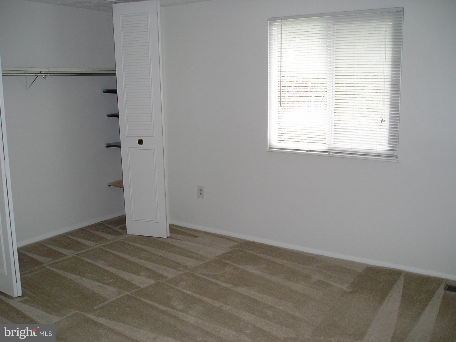 FOX MILL ESTATES - Residential Lease