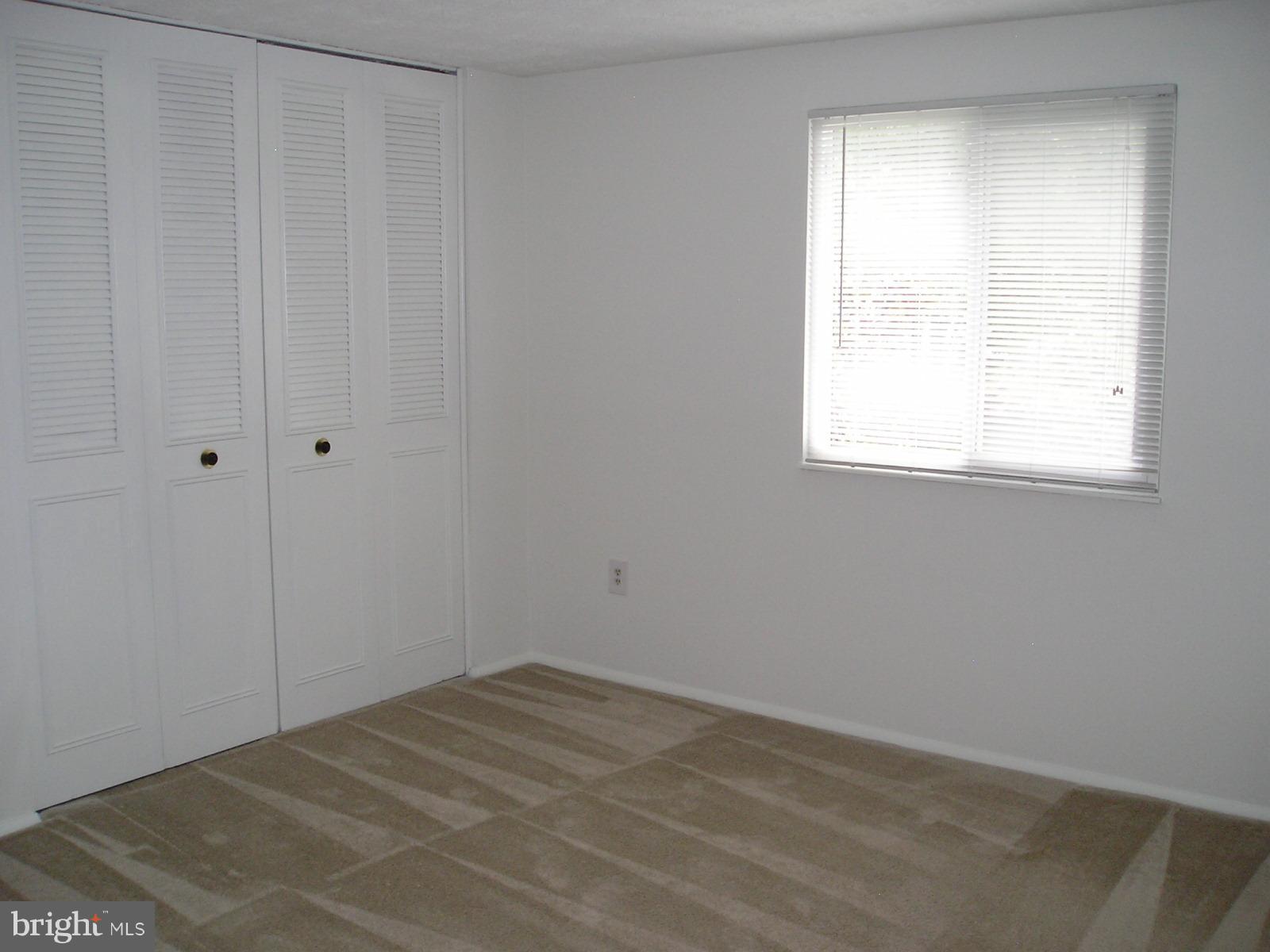 FOX MILL ESTATES - Residential Lease