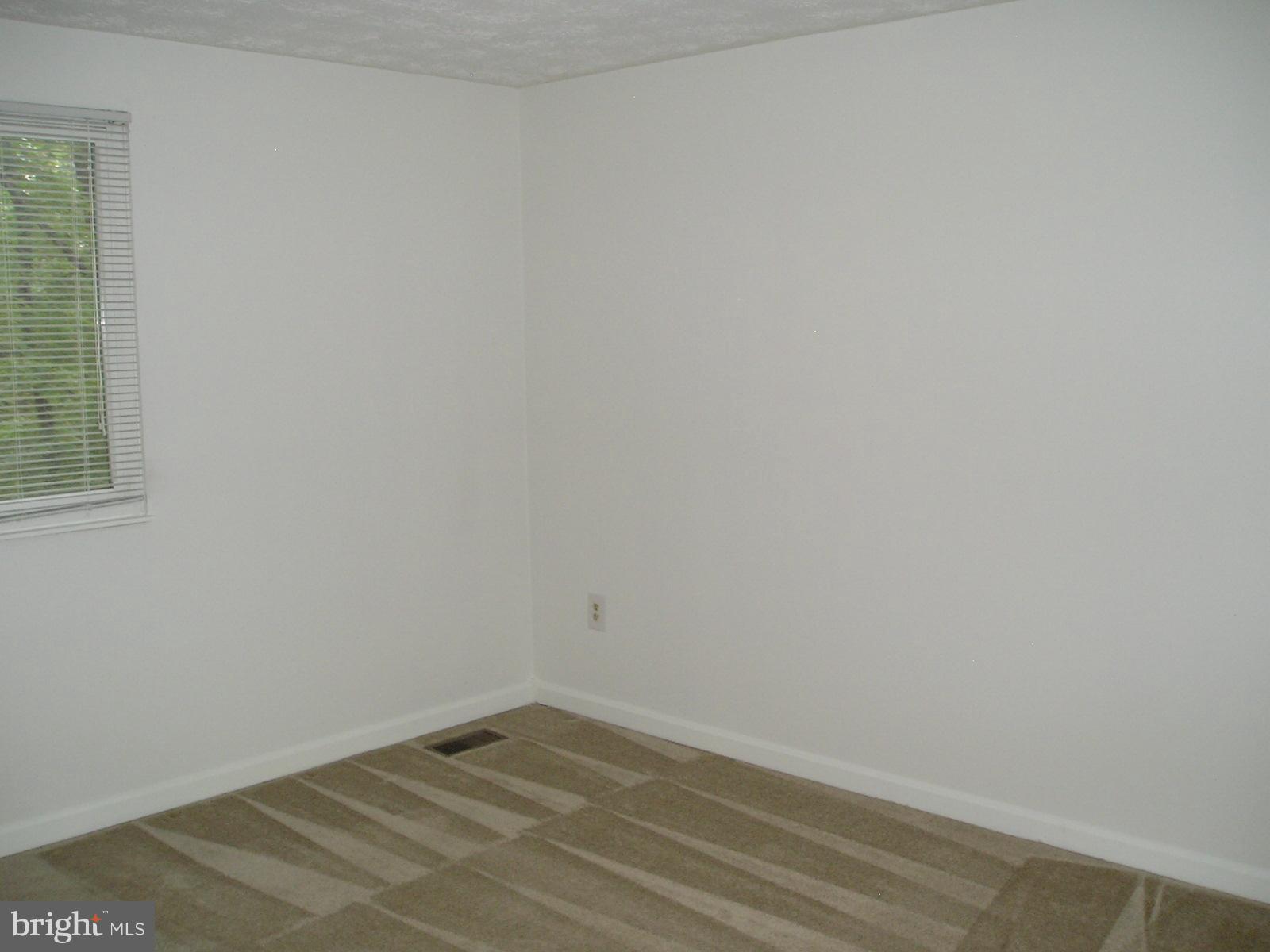 FOX MILL ESTATES - Residential Lease