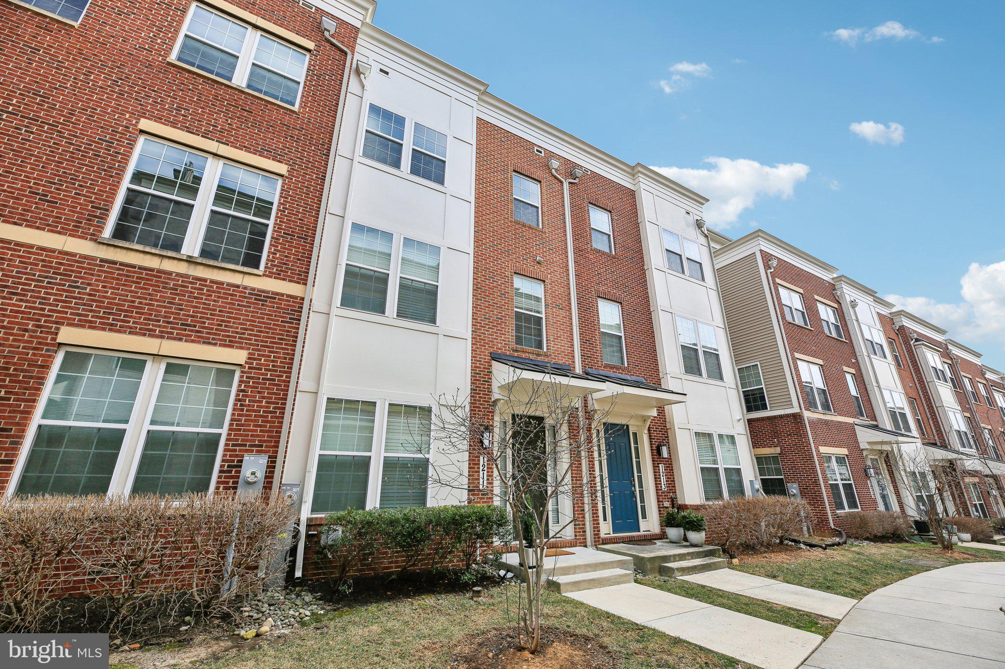 1211 BERRY STREET