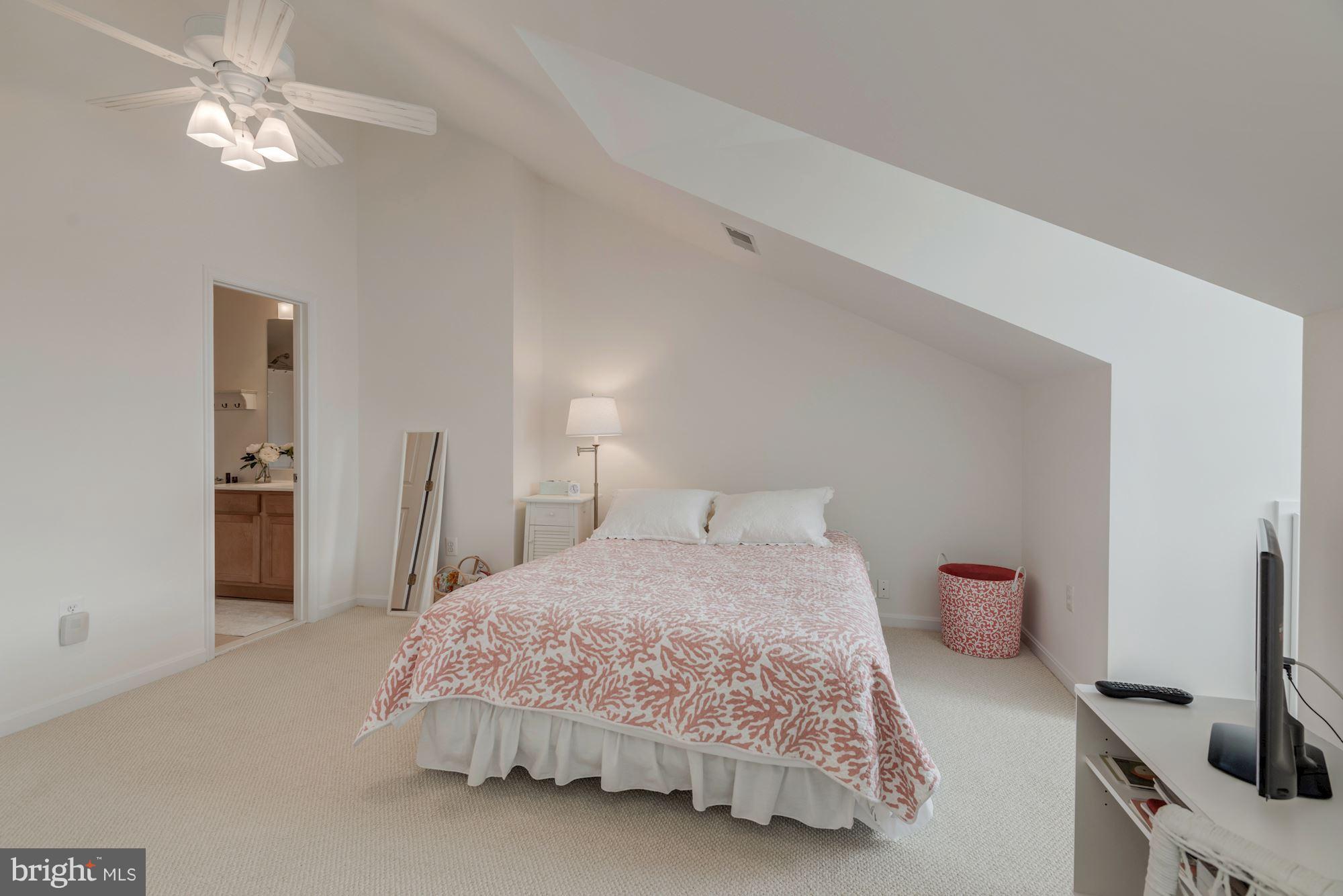 CAMERON STATION - Residential