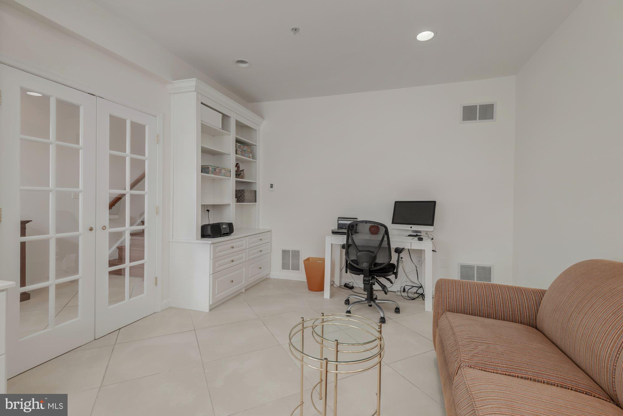 CAMERON STATION - Residential