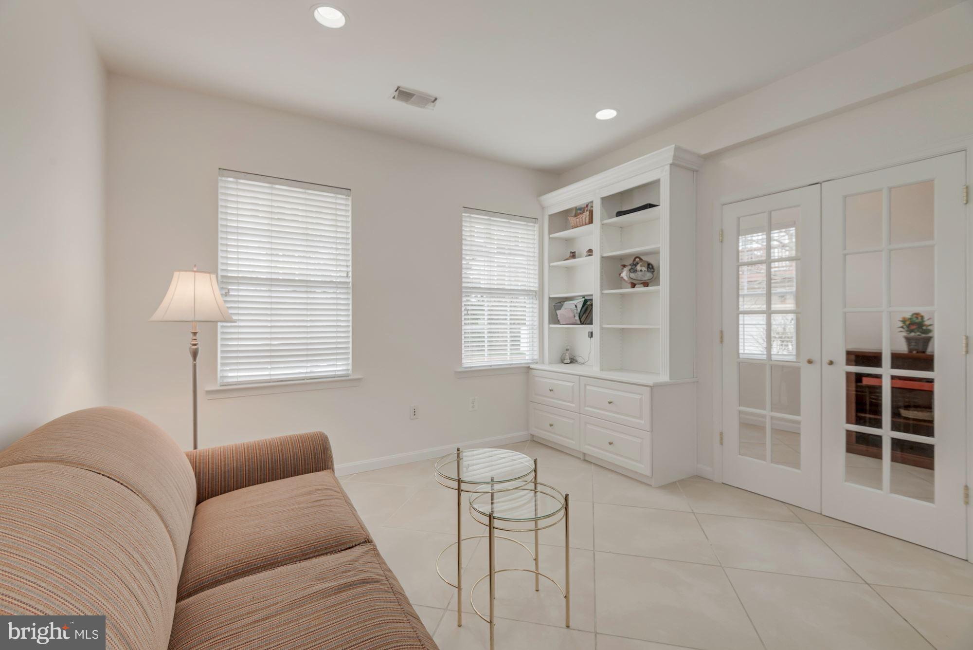 CAMERON STATION - Residential