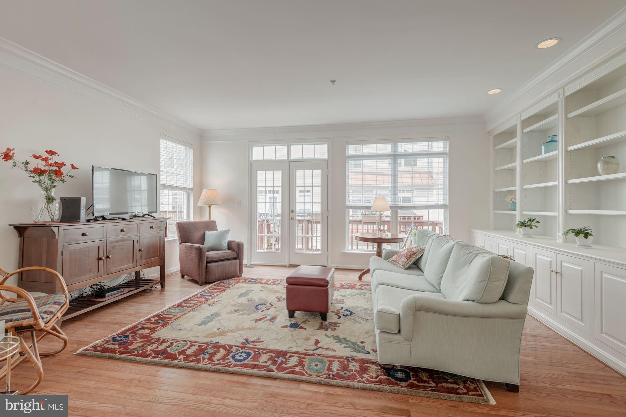 CAMERON STATION - Residential