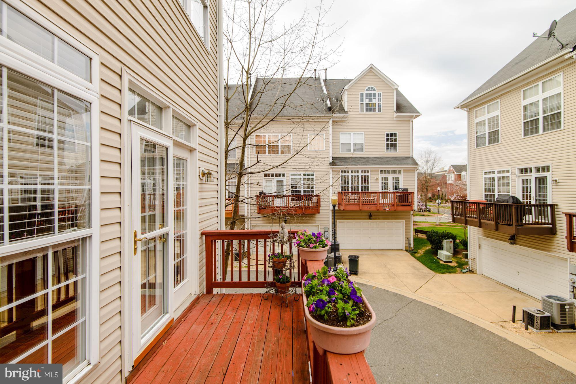 CAMERON STATION - Residential