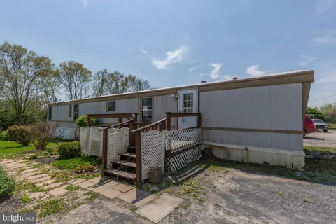 90 Fabric Drive, Bunker Hill, WV MLS: WVBE2039502