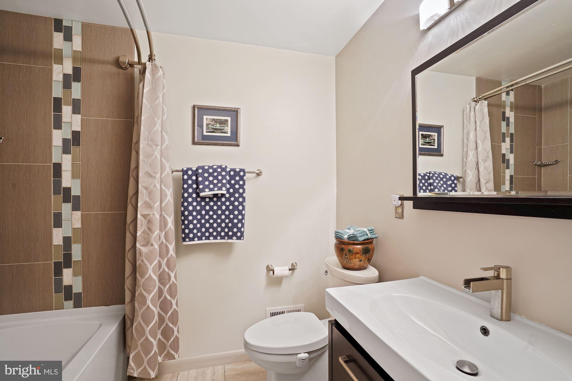 HUNTERS CREEK - Residential