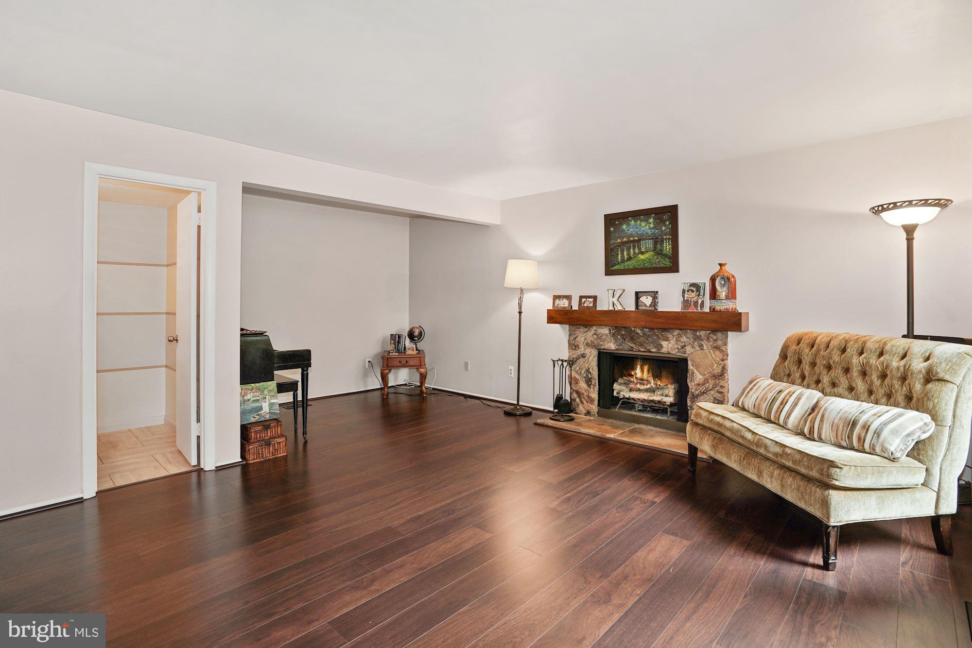 HUNTERS CREEK - Residential