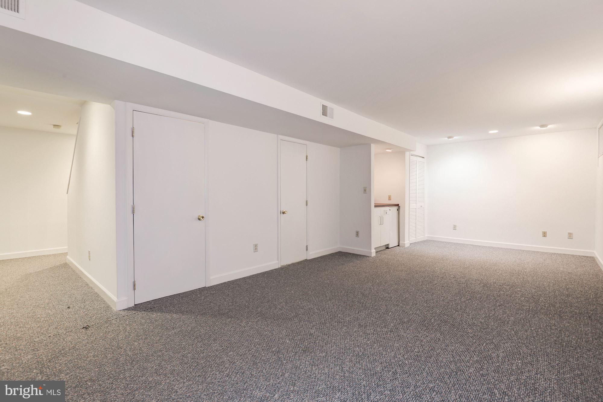 HUNTERS CREEK - Residential