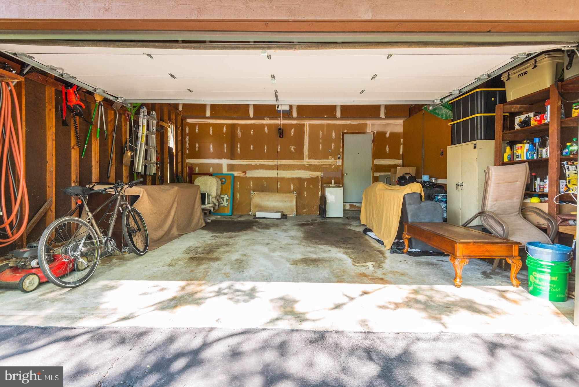 HUNTERS CREEK - Residential