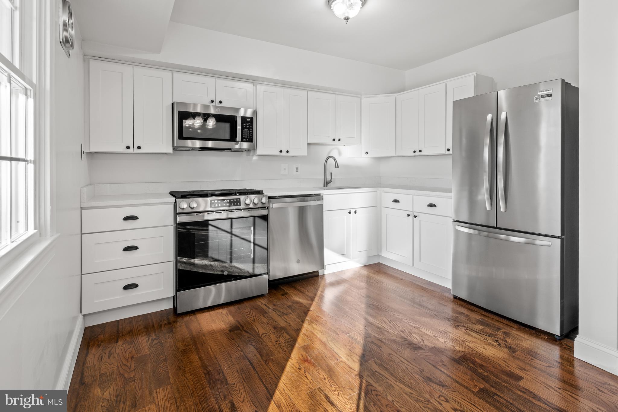 HOMELAND SOUTHWAY - Residential