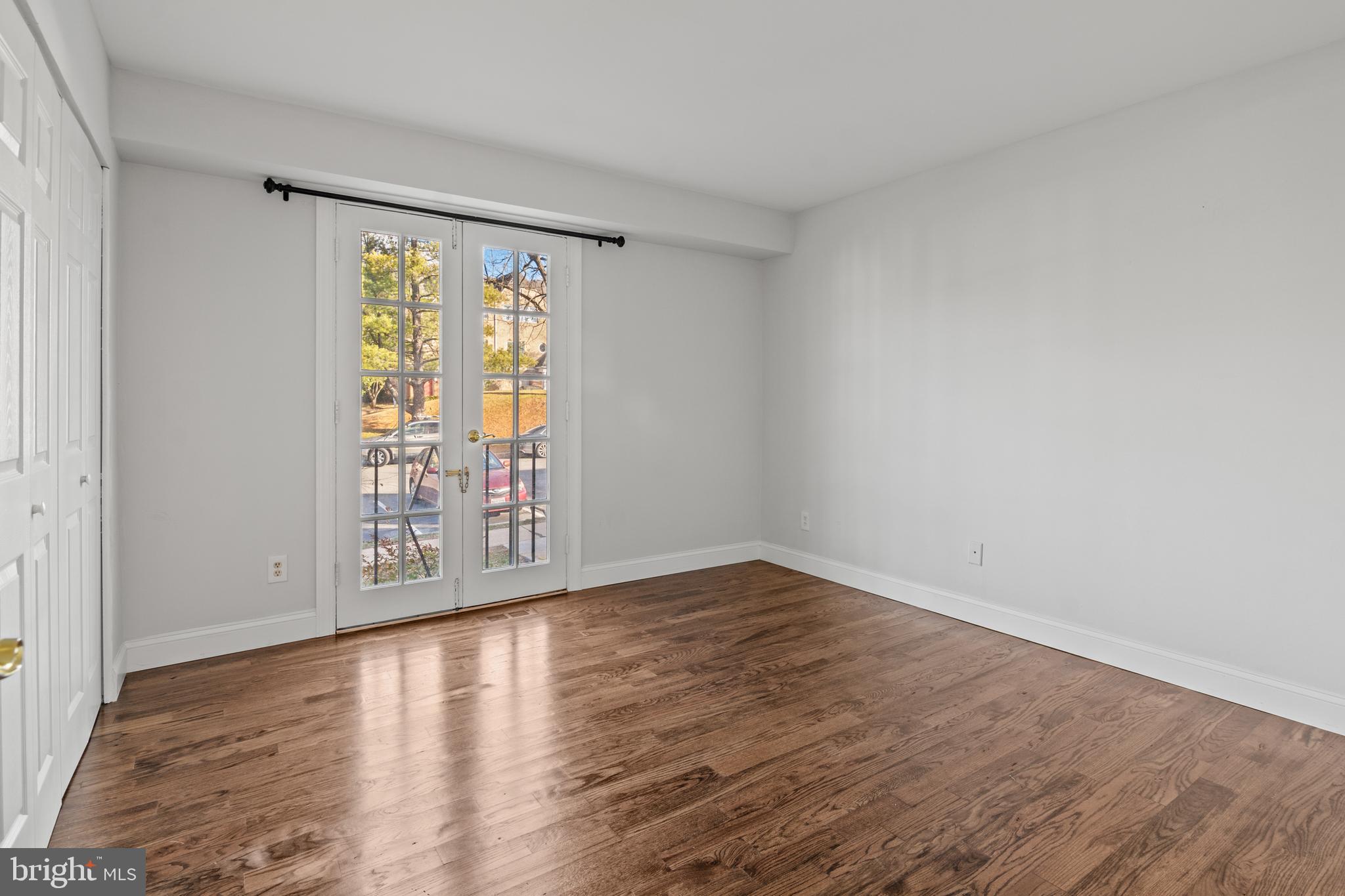 HOMELAND SOUTHWAY - Residential