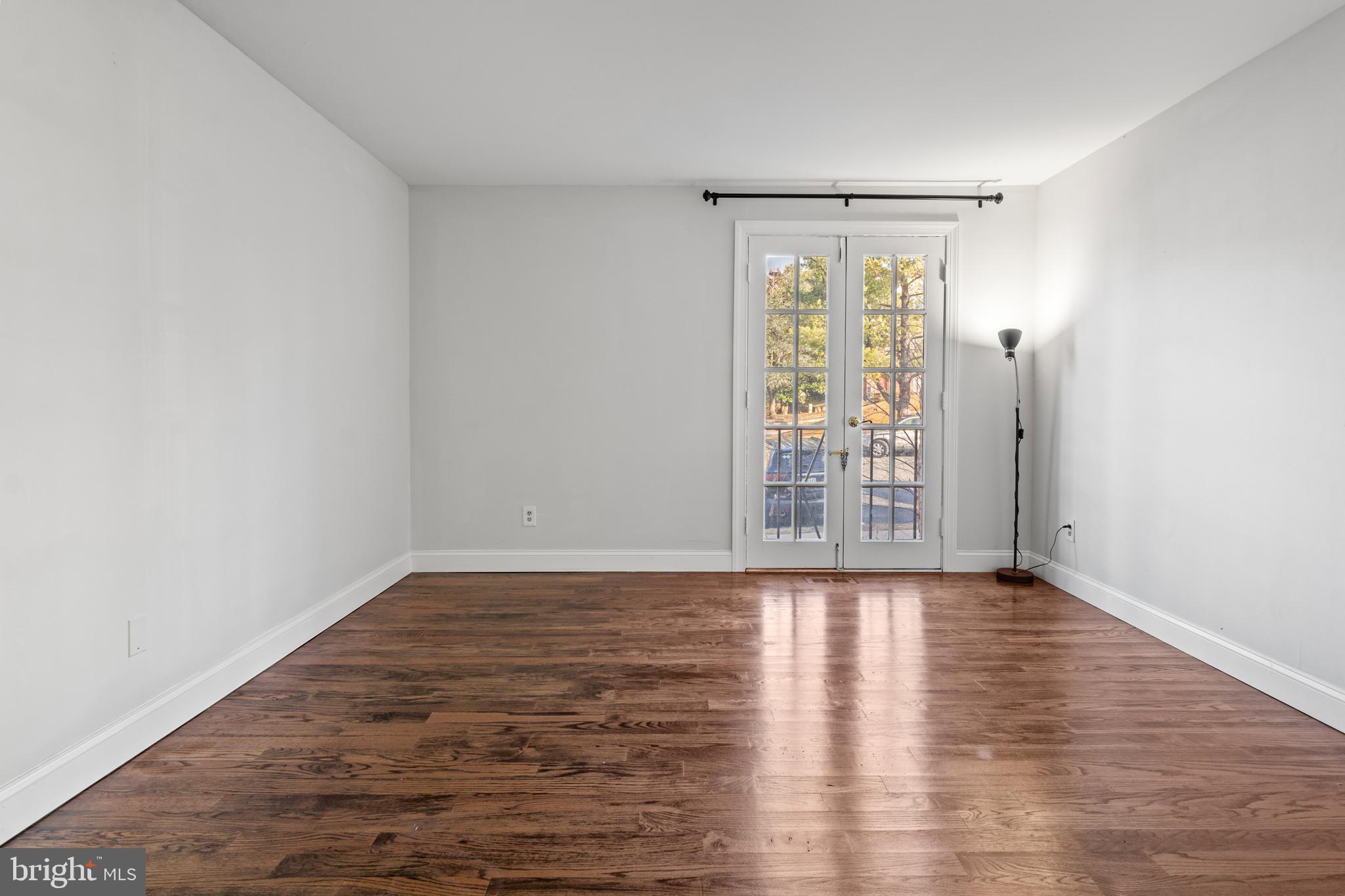 HOMELAND SOUTHWAY - Residential