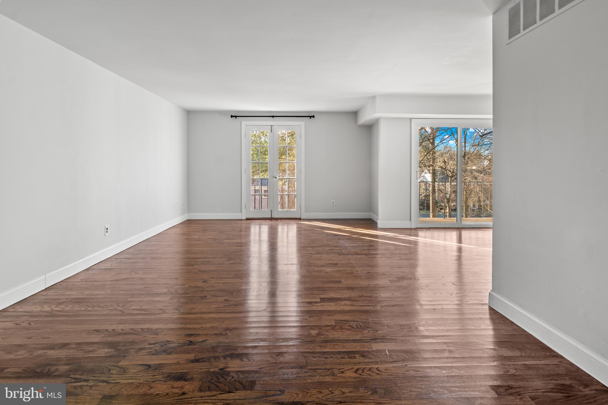 HOMELAND SOUTHWAY - Residential