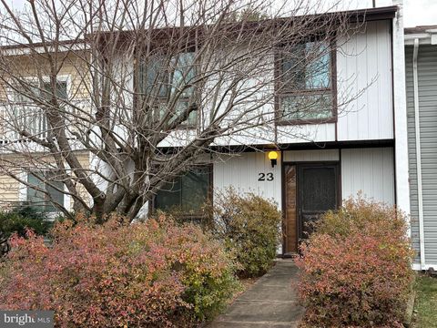 23 MONARCH DRIVE STERLING VA 20164