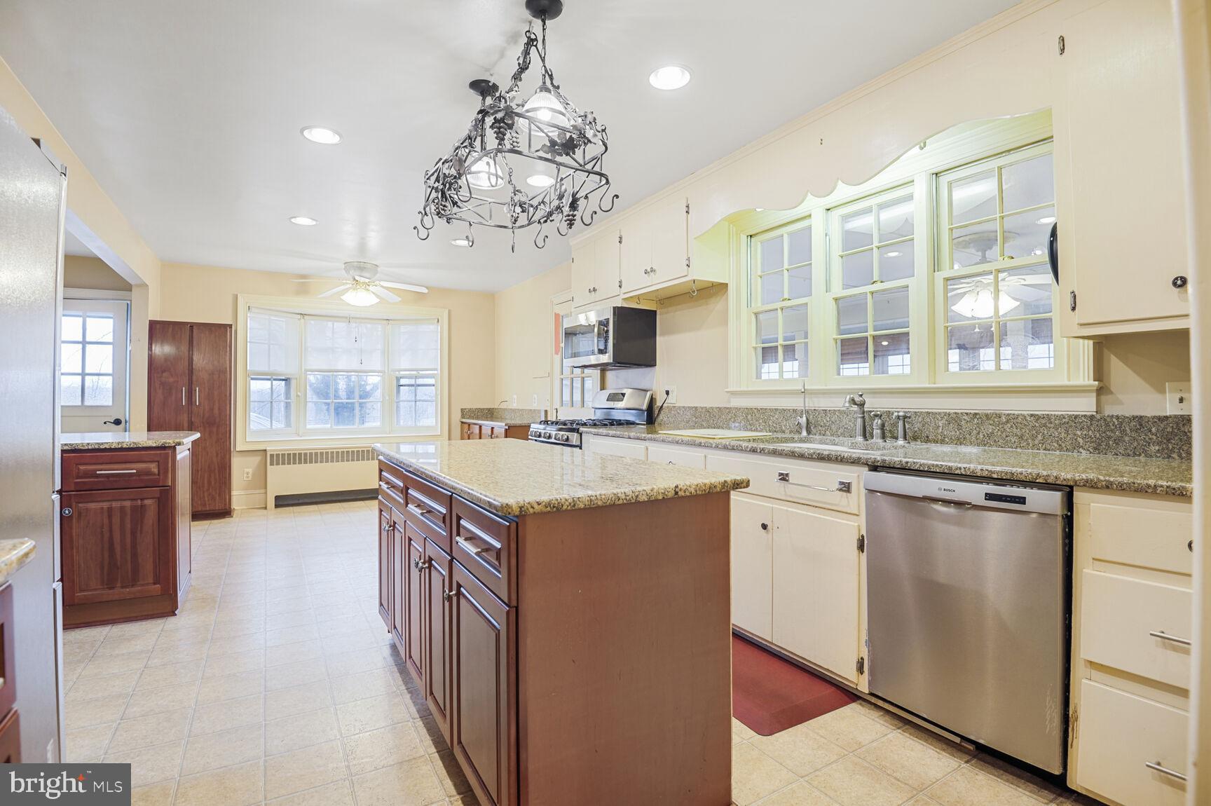 BERRYVILLE - Residential