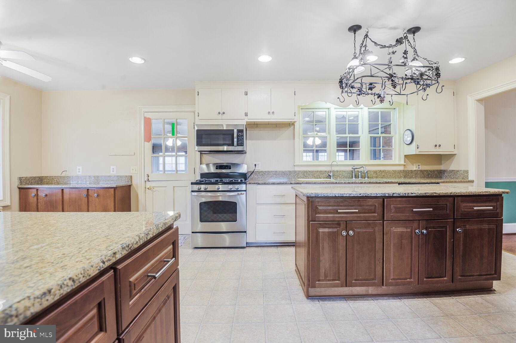 1600 BRIGGS ROAD