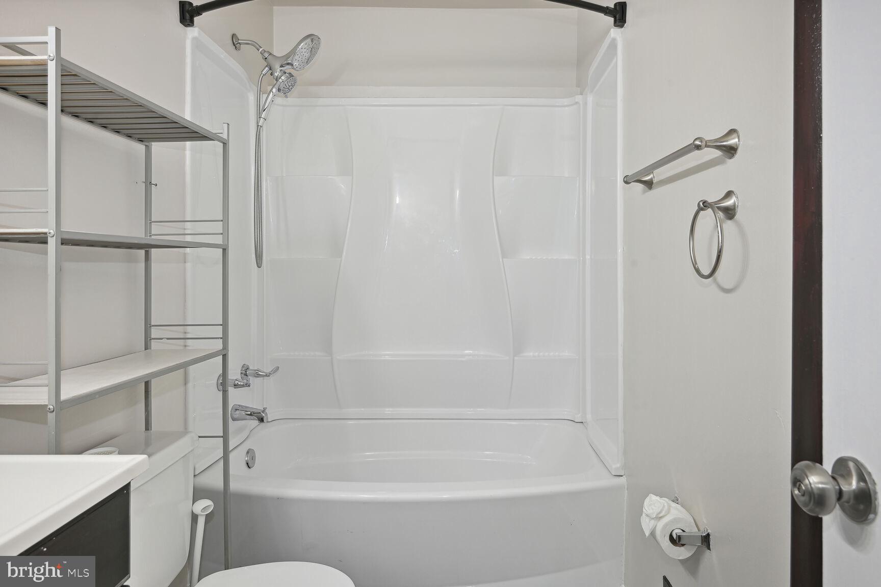 FLOWER HILL - Residential Lease