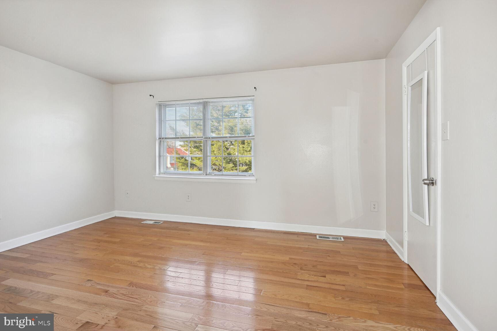 FLOWER HILL - Residential Lease