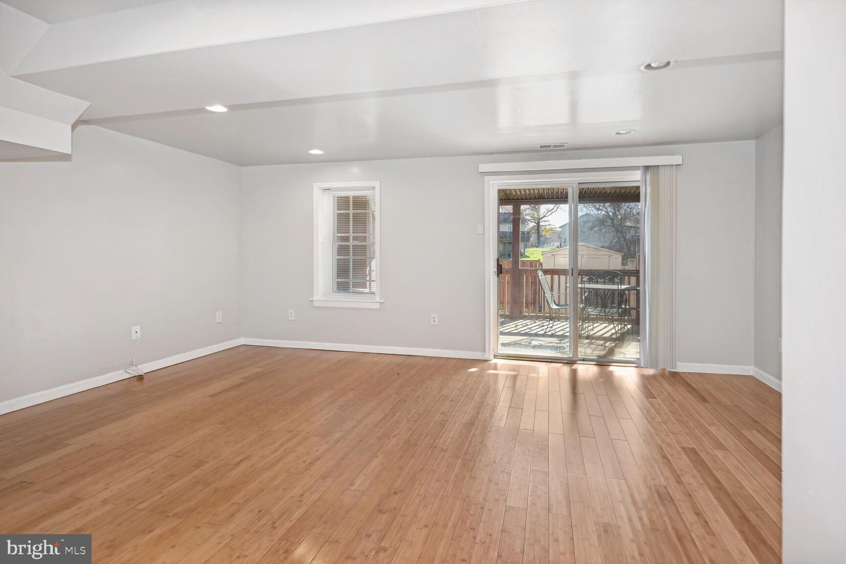 FLOWER HILL - Residential Lease