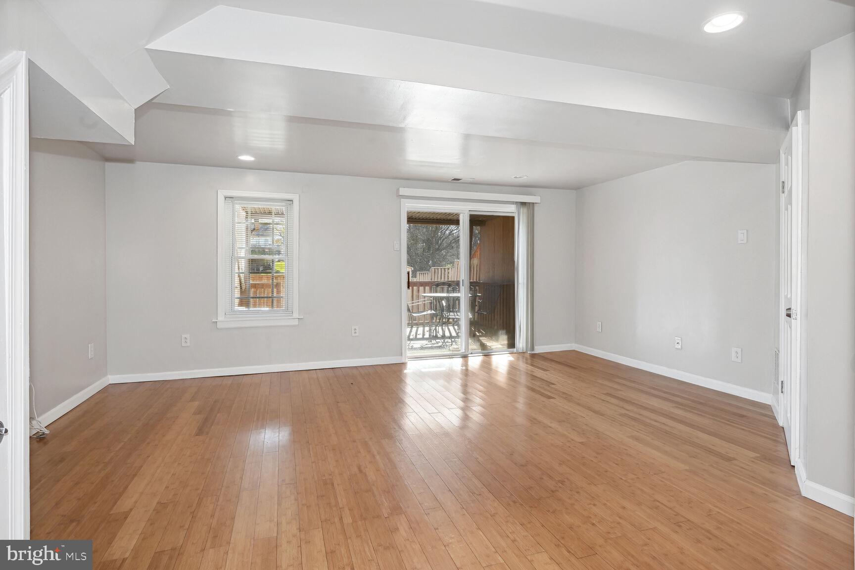 FLOWER HILL - Residential Lease