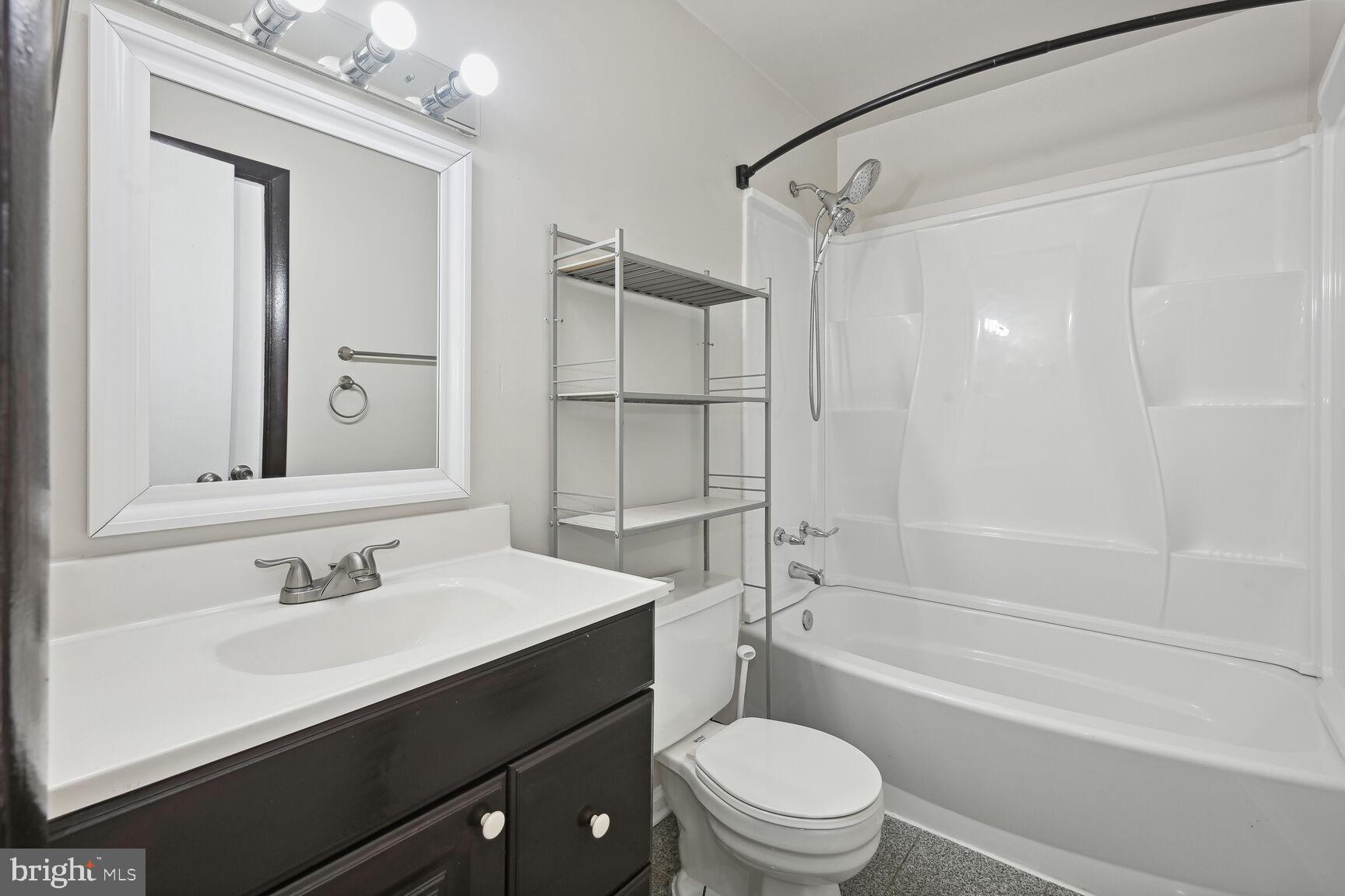 FLOWER HILL - Residential Lease