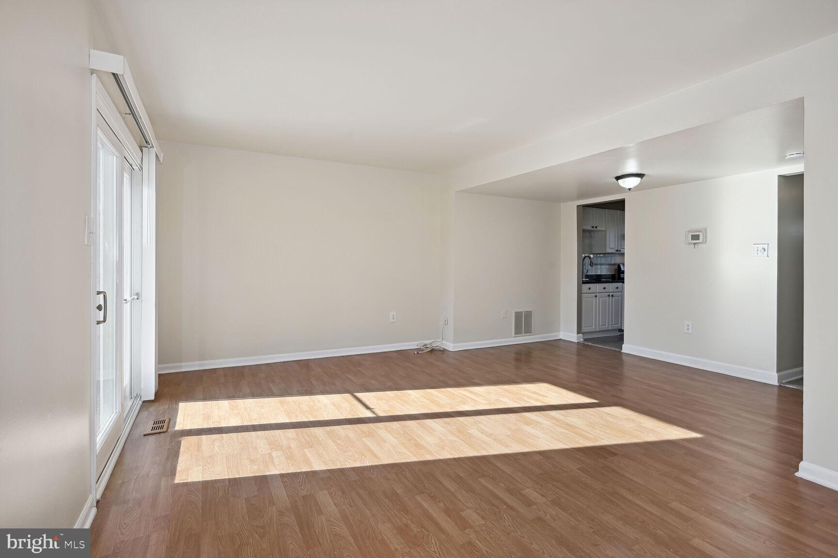 FLOWER HILL - Residential Lease