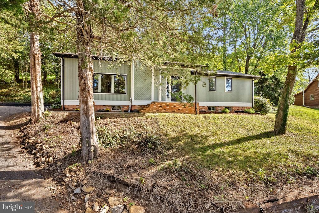 Photo of 862 Carrier Drive, STRASBURG, VA 22657 (MLS # VASH2012694)