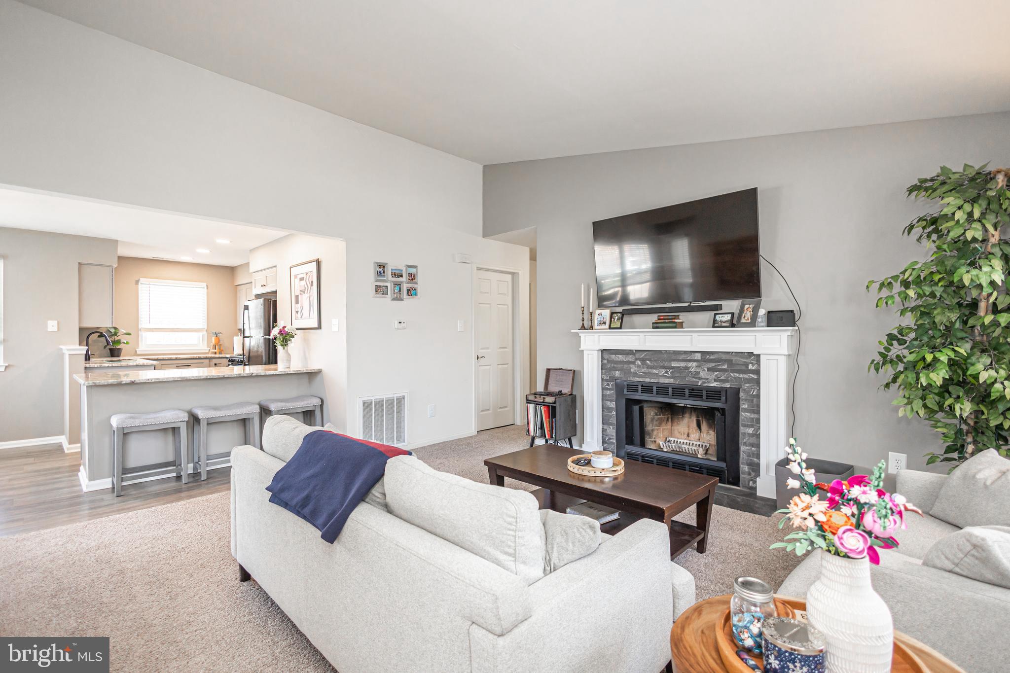 ROSE HOLLOW - Residential